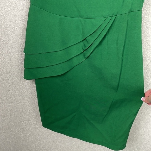 Alice + Olivia Spelling Side Peplum Pencil Mini Dress Open Back Kelly Green Sz 8 - Picture 2 of 10